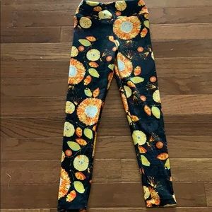 Girl’s Lula Roe leggings